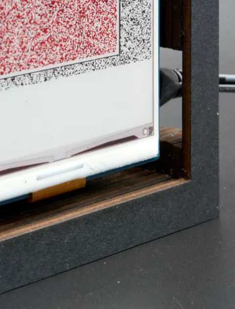 A closeup of the right bottom of the object.