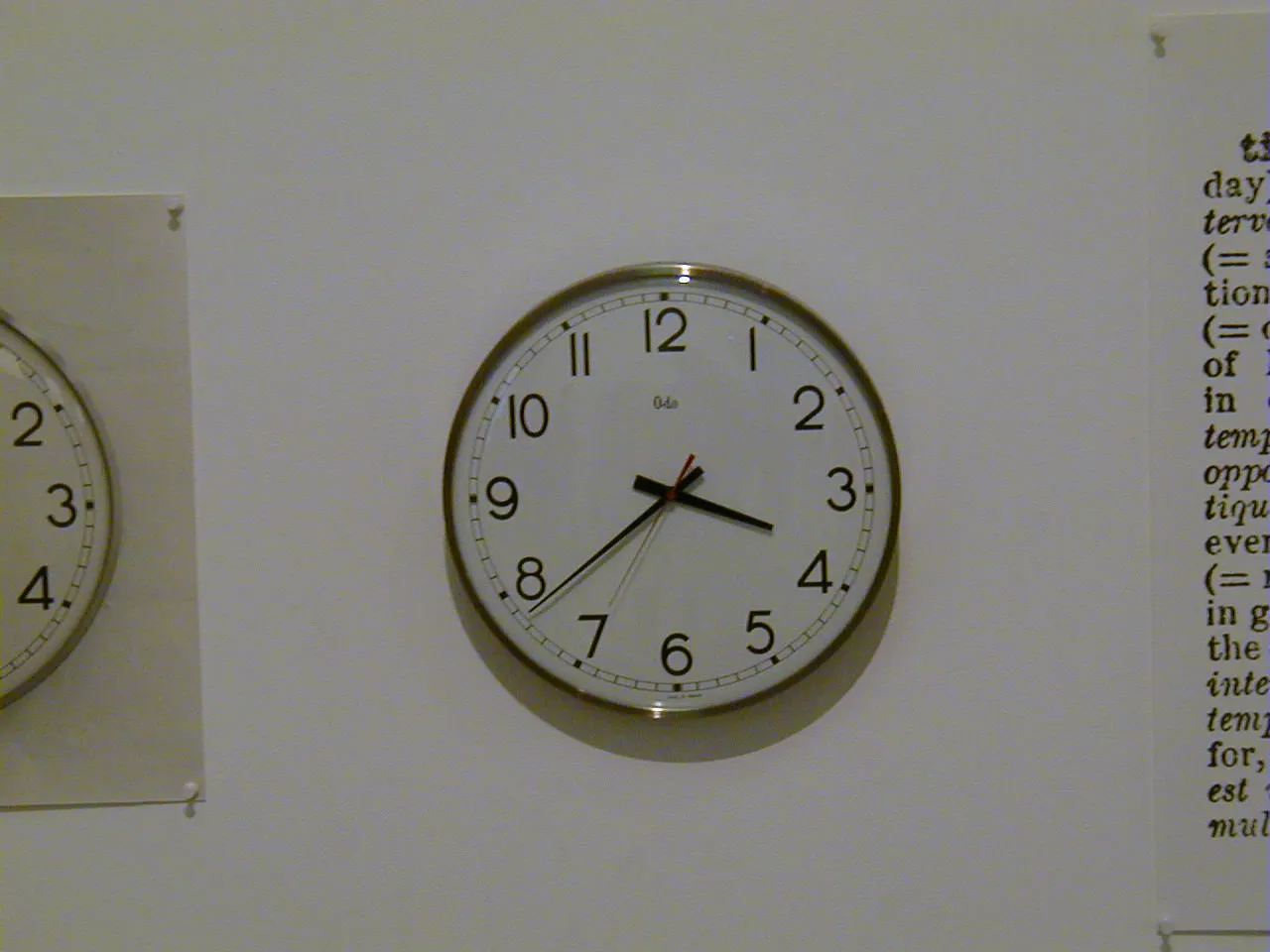 This wall clock points at 38 minutes past 3.
