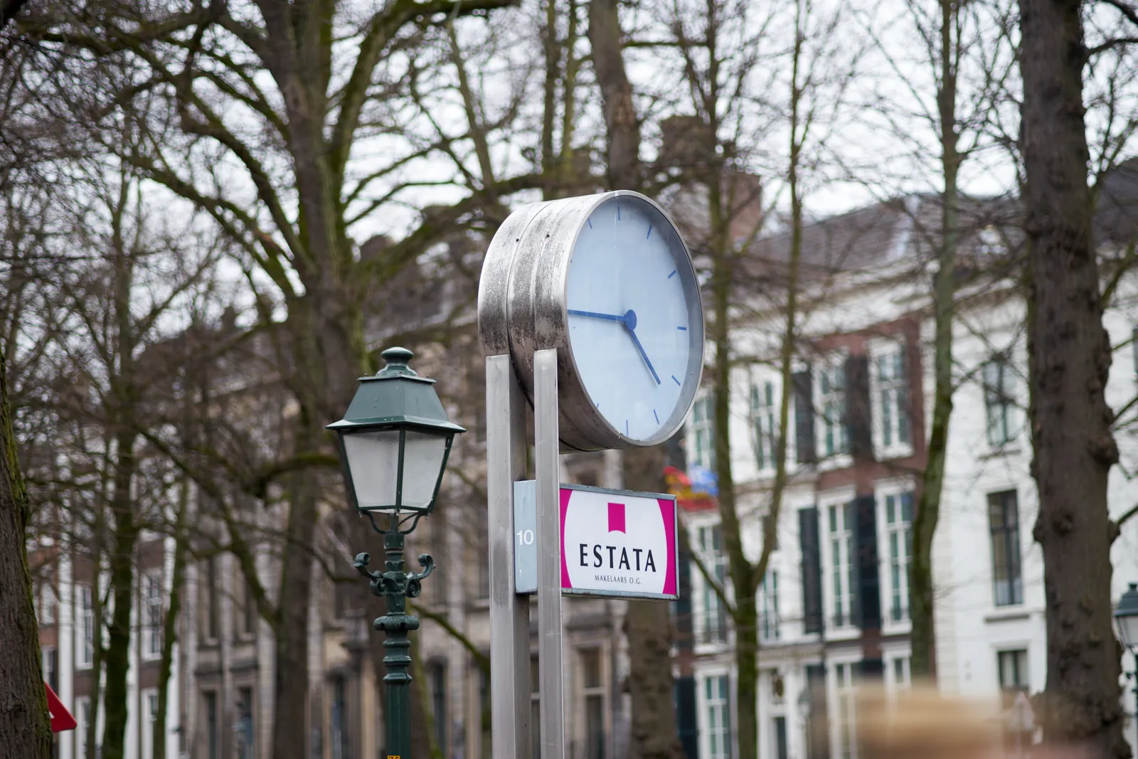 According to this clock on the streets of Den Haag it is a quarter to five.