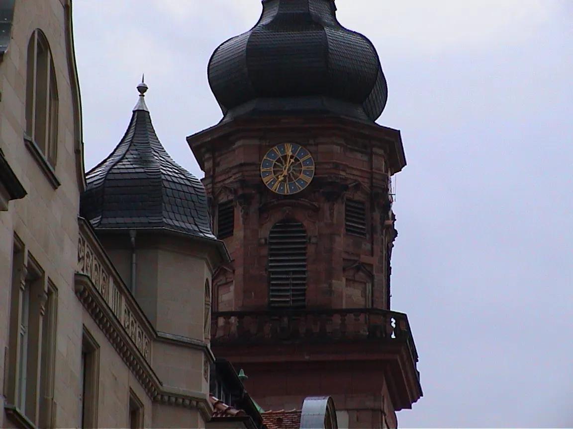 The clock on the bulbous church points at two minutes past seven.