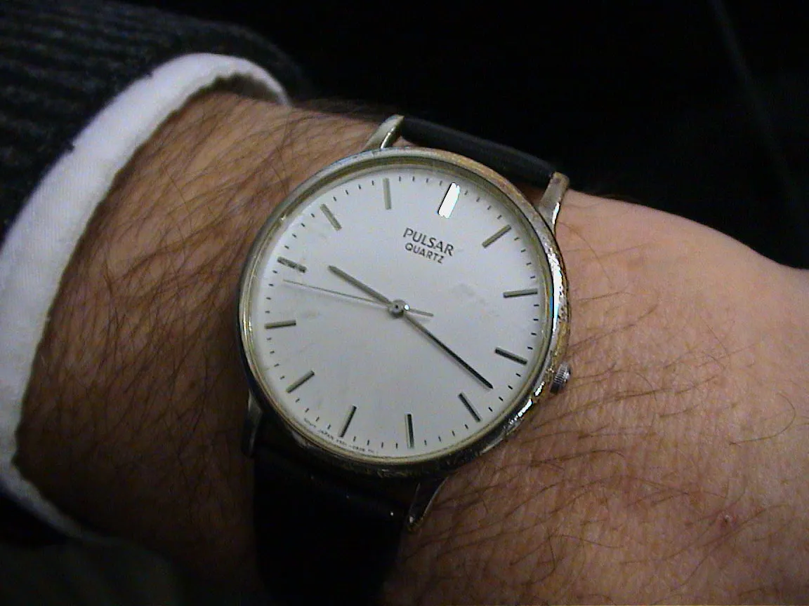 It is 9:18 on this watch.