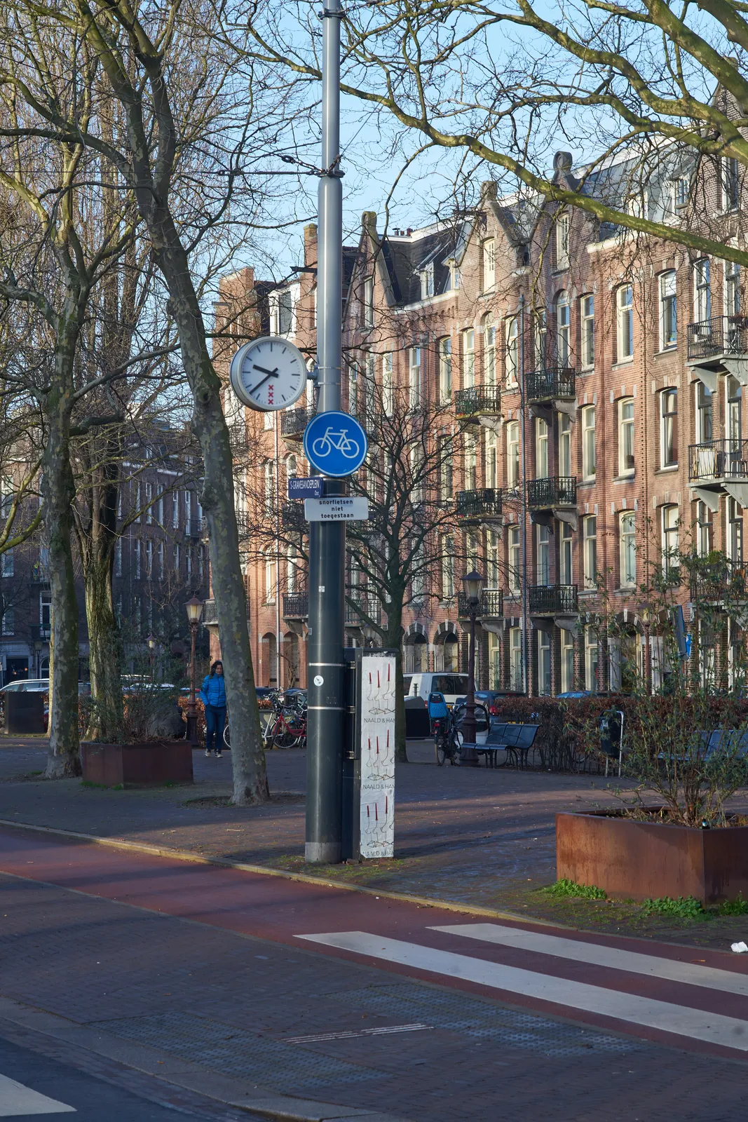 It is 09:38 on this clock on a square in Amsterdam.