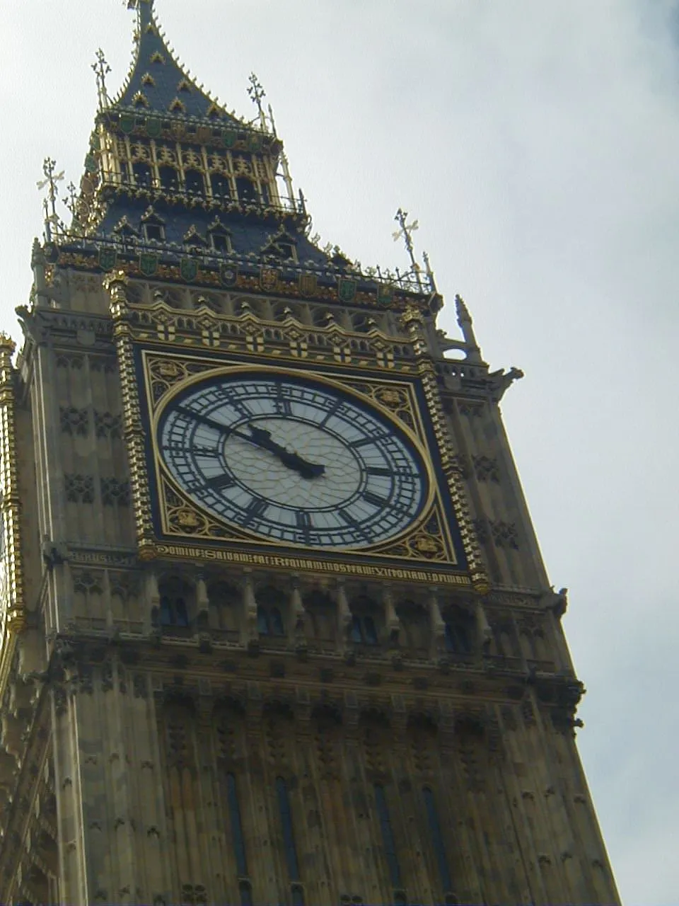 It is 10:50 on the Big Ben.