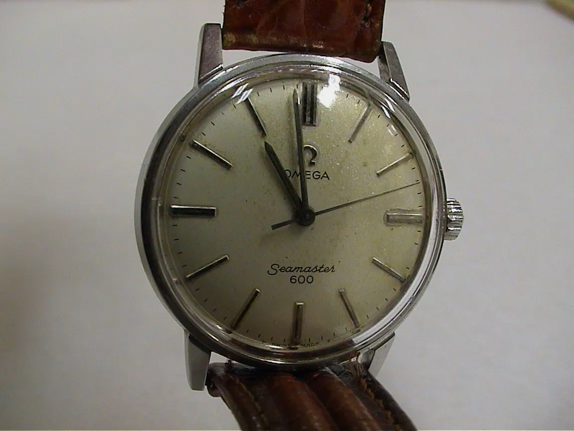 It is one minute to eleven on this watch.