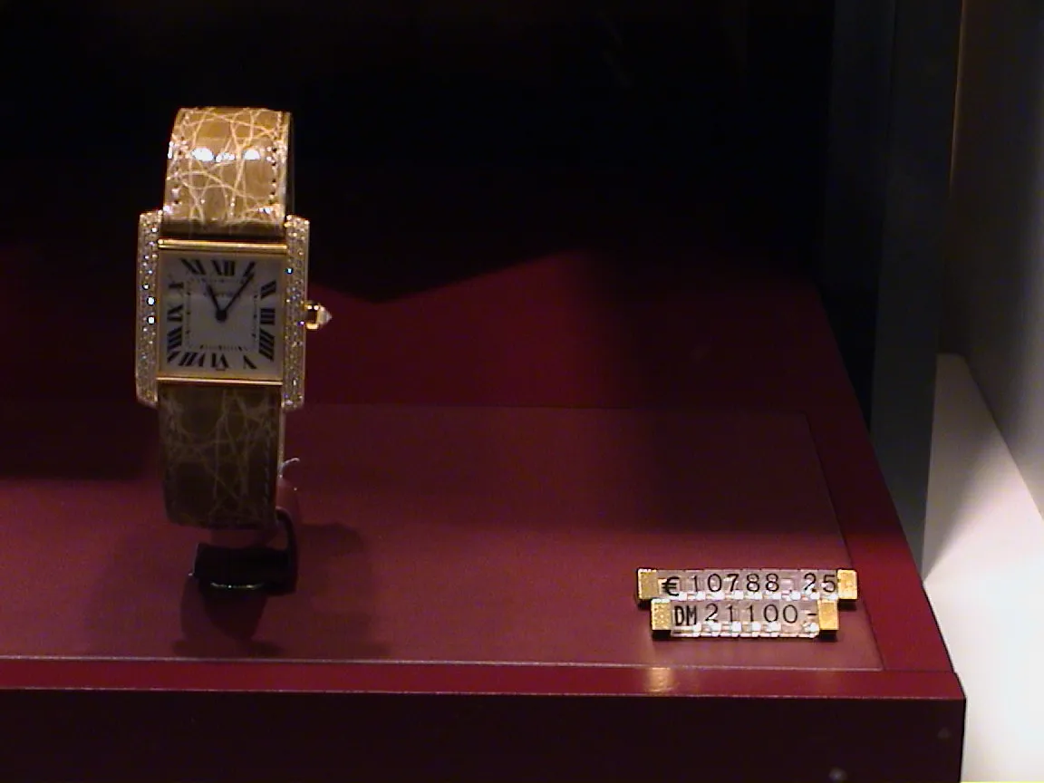 This very expensive watch — €10788 or 21100 D-Mark! — points at 6 past 11.