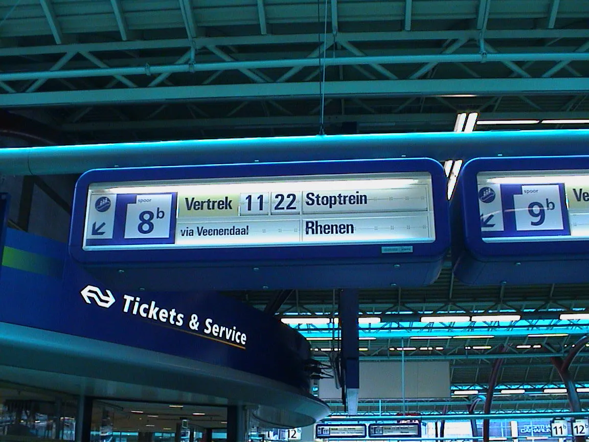 The slow service to Rhenen will leave from platform 8b at 11:22