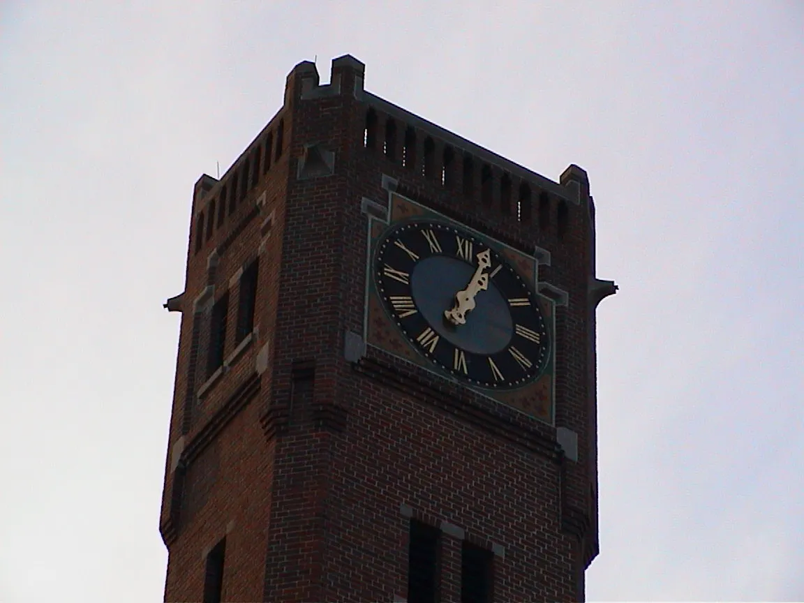The clock on this tower point at 13:02