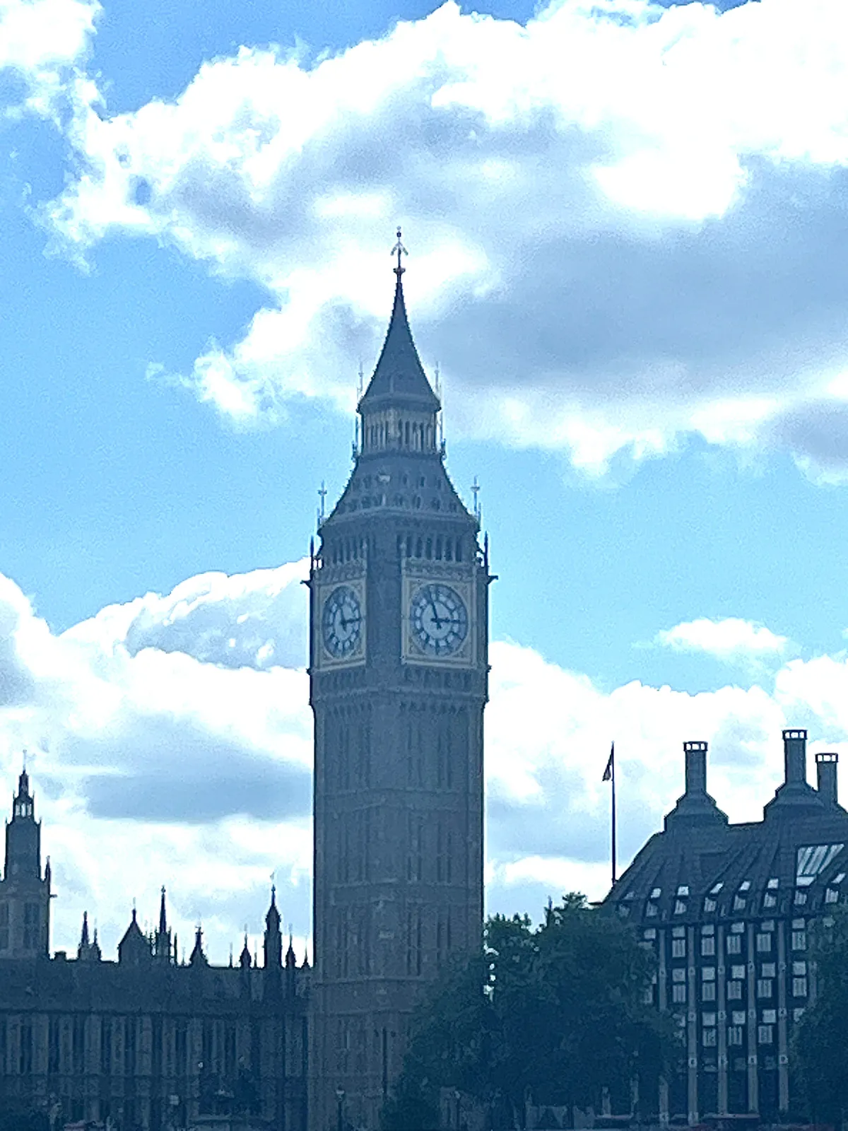 The clock on the Big Bang in London points at 4 minutes to 3.