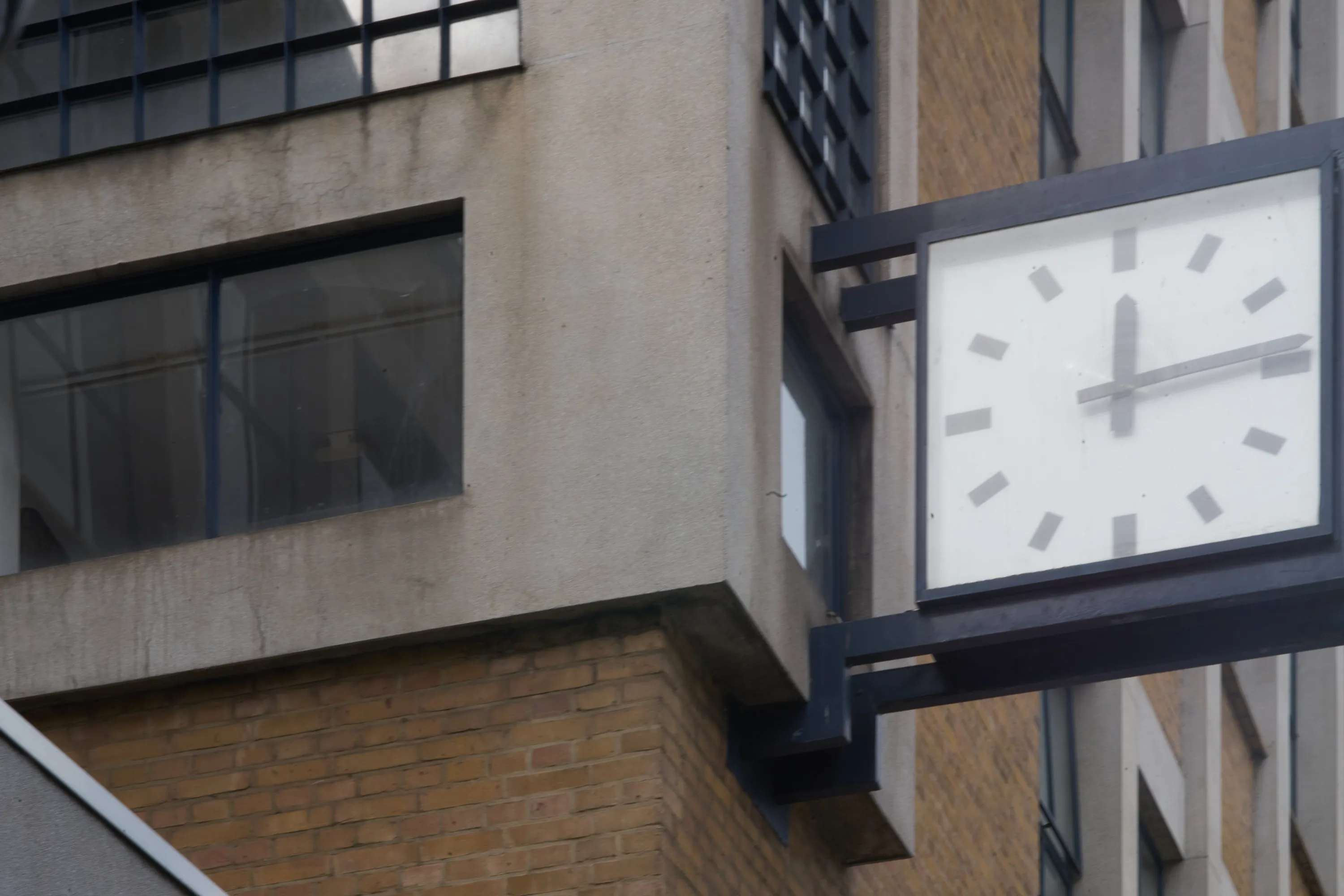 The clock on the facade of the KABK