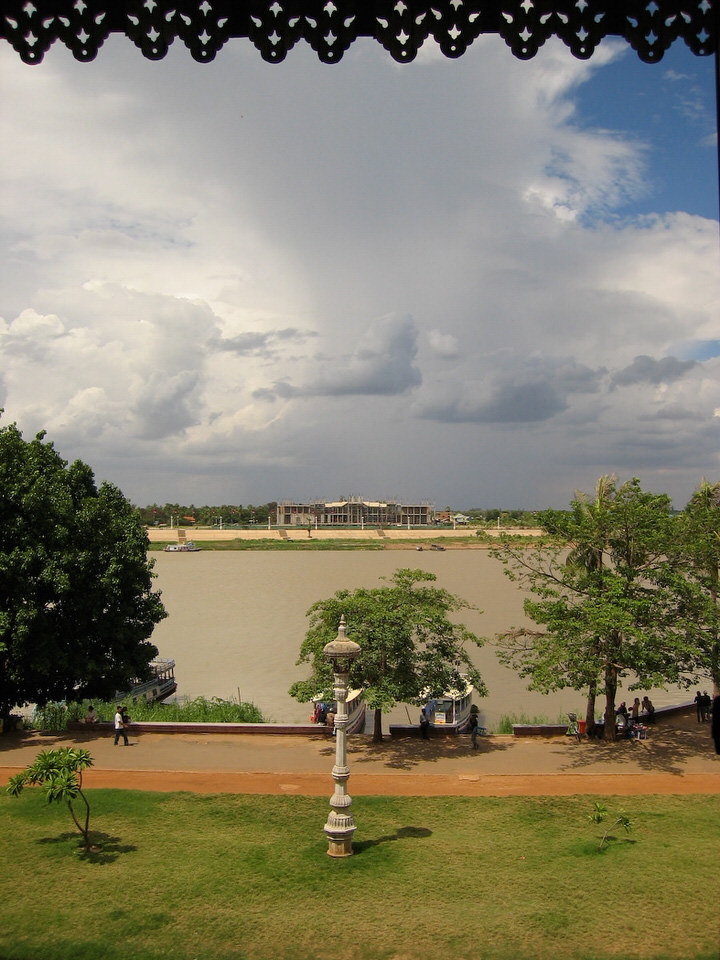 uitzich uit ons hotel in phnom penh, de grote versie