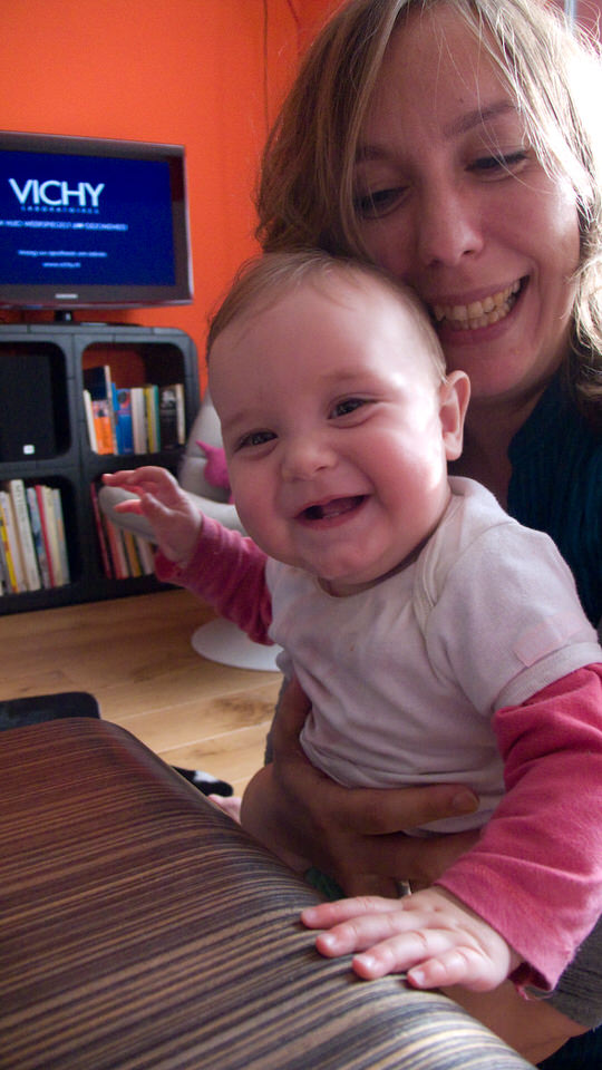 kiki en mama in de woonkamer 02, de grote versie