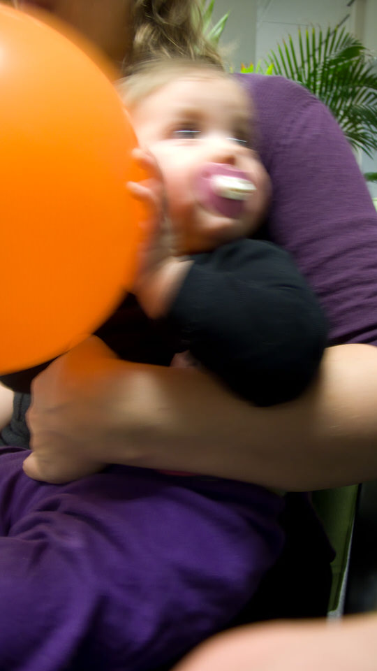 kiki bij papa op het werk 03, de grote versie