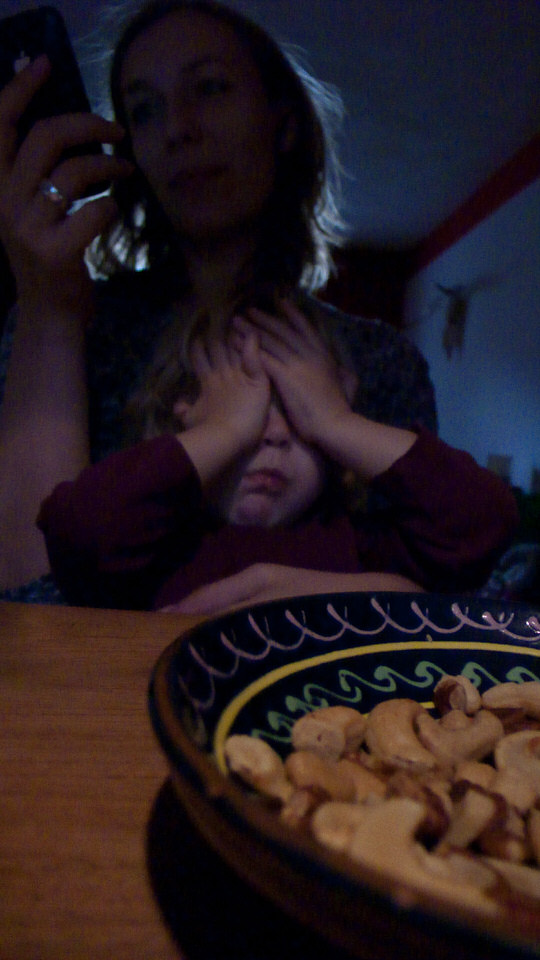 kiki eet cashewnoten 04, de grote versie