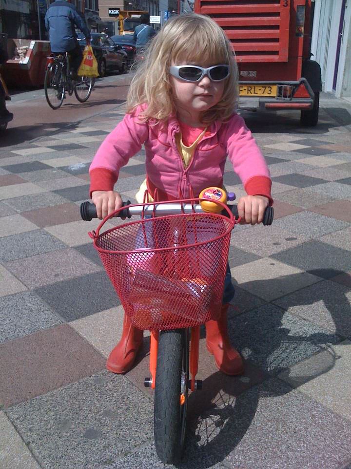 ik heb echt een hele stoere zonnebril, de grote versie
